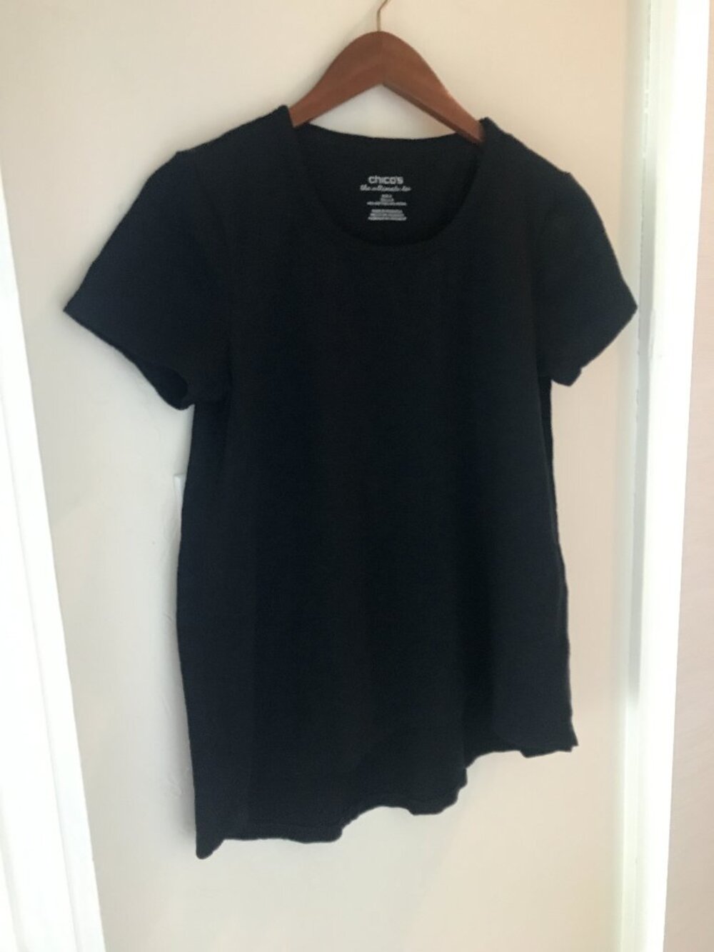 CHICOS THE ULTIMATE TEE BLACK SIZE 0 (S)